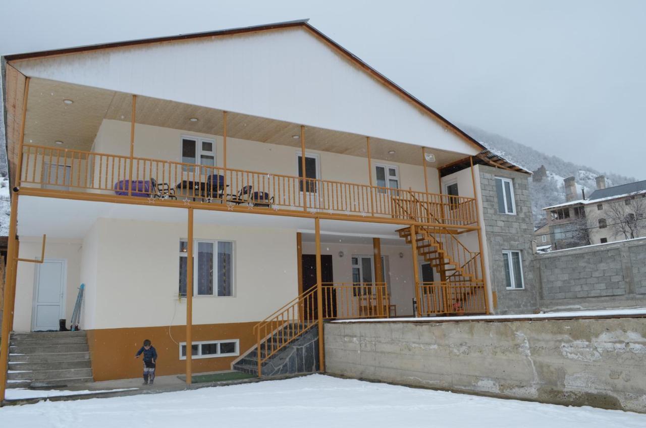 Guesthouse Qarim Mestia Exterior foto